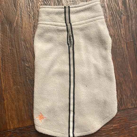 Lot small/med dog clothes gently used - Picture 6 of 11